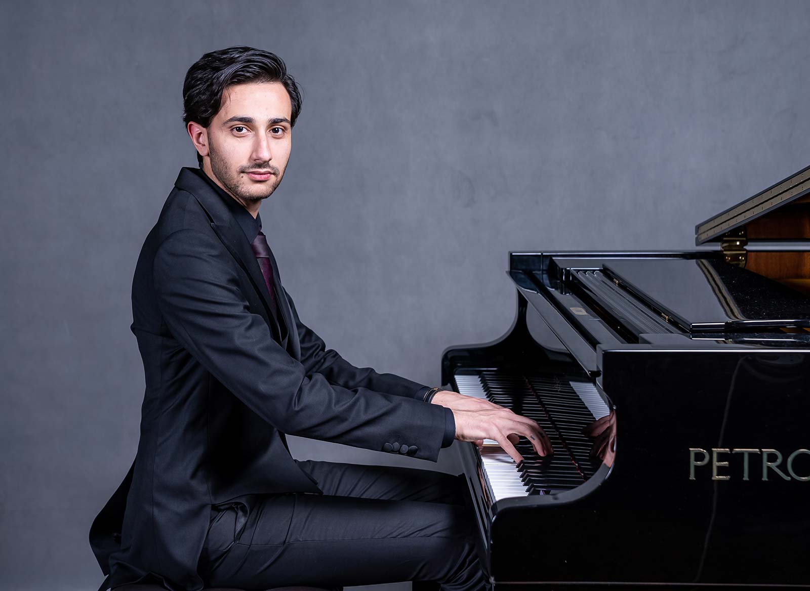 آموزشگاه موسیقی پارس - پارسا چاقری