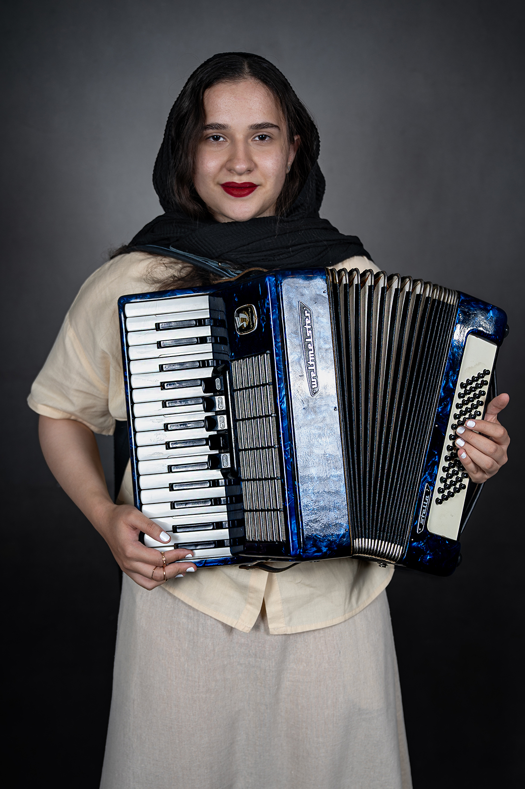 آموزشگاه موسیقی پارس - رها نیاستی