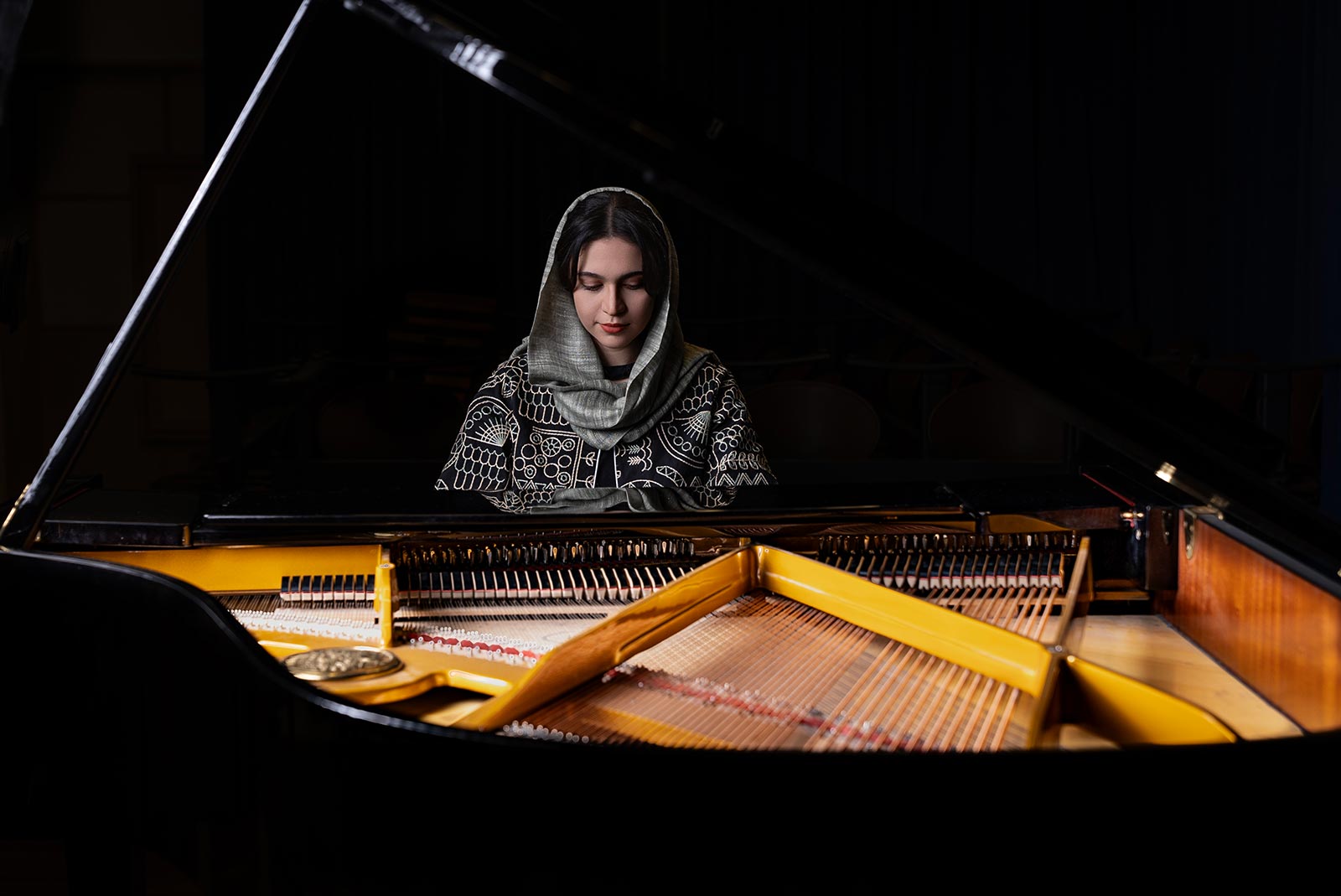 آموزشگاه موسیقی پارس - آوین عسکری