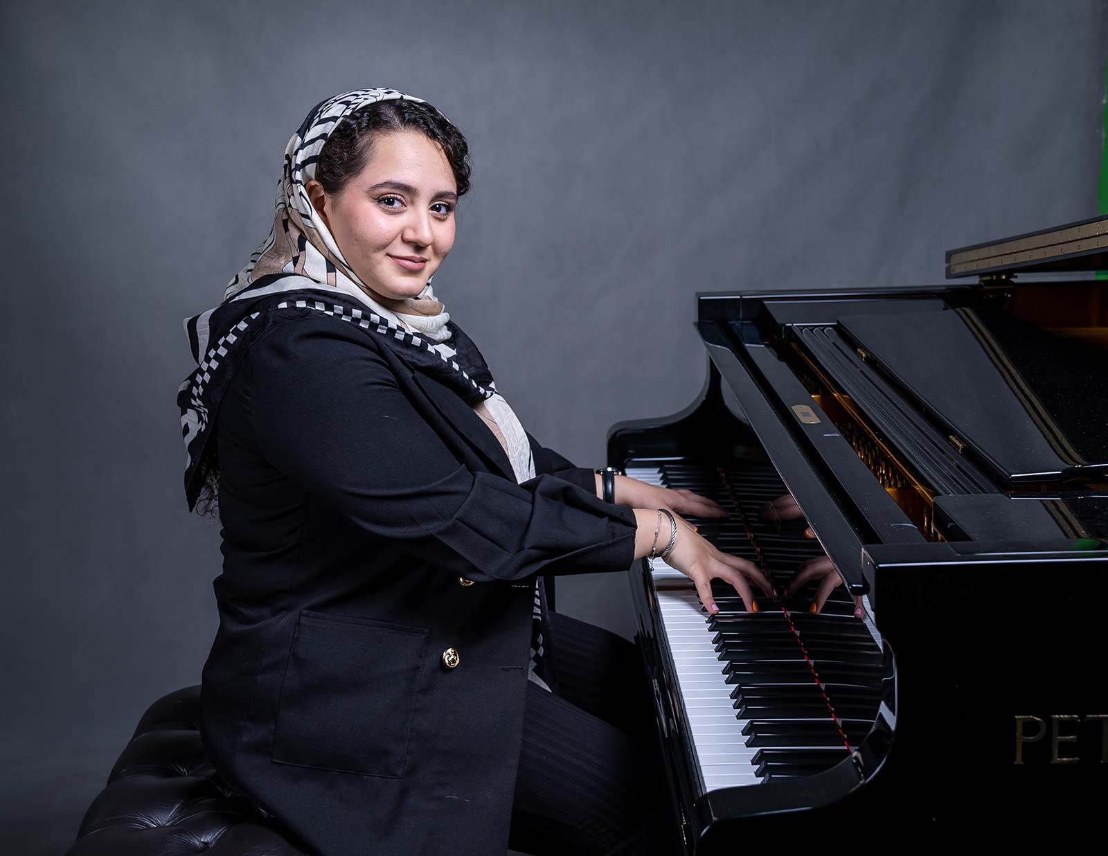 آموزشگاه موسیقی پارس - زیور ودودی