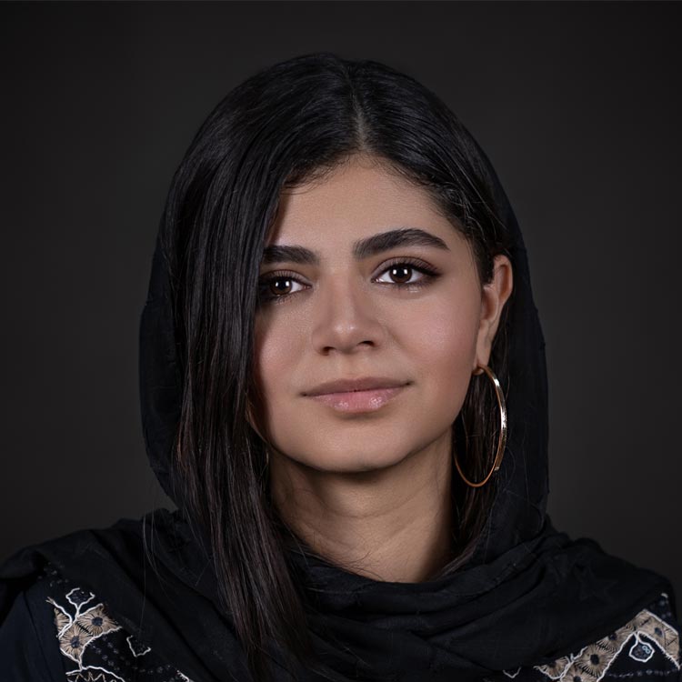 نیکناز خلج