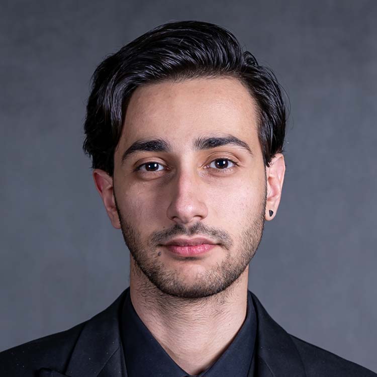 پارسا چاقری